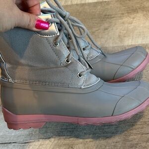 Sperry size 5 Gray and Pink Winter Boots